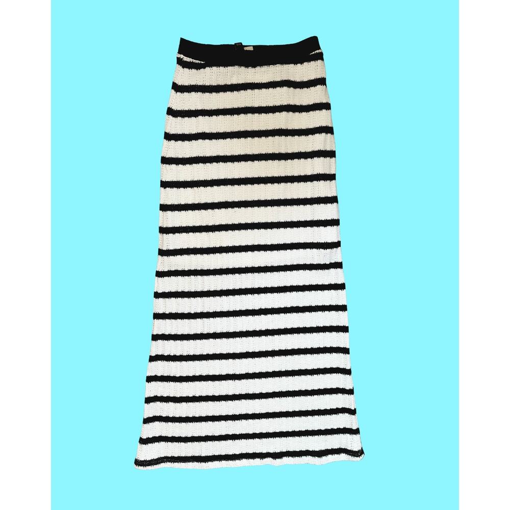 Universal Thread Striped Knitted Skirt